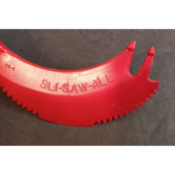 Tupperware Sli Saw All Red Plastic Kitchen Gadget, Slicer, Scraper, Peeler, Vtg. - Picture 2 of 3
